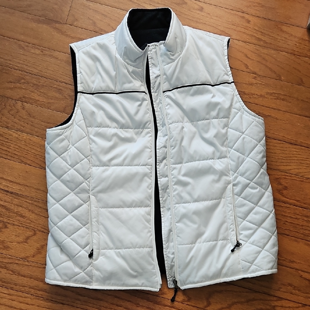Reversable WhiteBlack Puffer Vest Sz L